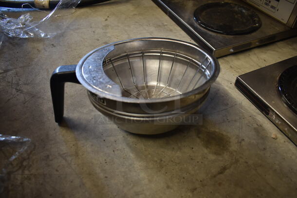 Bunn AXIOM-35-2 Stainless Steel Commercial Countertop 2 Burner Coffee Machine w/ Metal Brew Basket. 120/208-240 Volts, 1 Phase. - Image 5 of 6