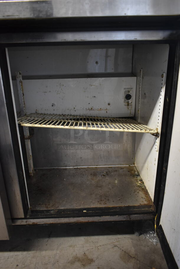 True TSSU-48-10 Stainless Steel Commercial Sandwich Salad Prep Table Bain Marie Mega Top. 115 Volts, 1 Phase. Tested and Powers On But Does Not Get Cold - Image 6 of 8