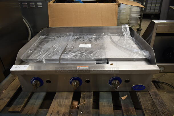 BRAND NEW SCRATCH AND DENT! 2022 Globe GG36G Stainless Steel Commercial Countertop Natural Gas Powered Flat Top Griddle. 90,000 BTU. Tested and Working! - Image 1 of 4