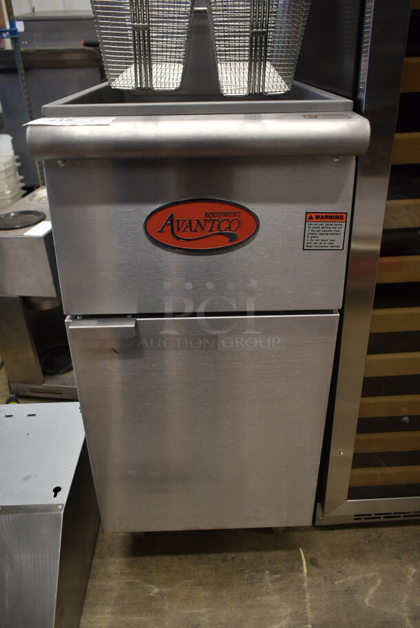 BRAND NEW SCRATCH AND DENT! 2022 Avantco FF300-N Stainless Steel Commercial Floor Style Natural Gas Powered Deep Fat Fryer w/ 2 Metal Fry Baskets. 90,000 BTU. - Image 5 of 7