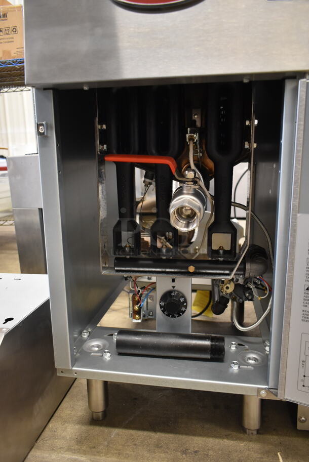 BRAND NEW SCRATCH AND DENT! 2022 Avantco FF300-N Stainless Steel Commercial Floor Style Natural Gas Powered Deep Fat Fryer w/ 2 Metal Fry Baskets. 90,000 BTU. - Image 6 of 7