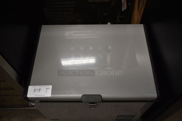 BRAND NEW SCRATCH AND DENT! Whynter FM-45G Metal Commercial 45 Quart Portable Fridge/Freezer Chest. 115 Volts, 1 Phase. Tested and Working! - Image 2 of 7