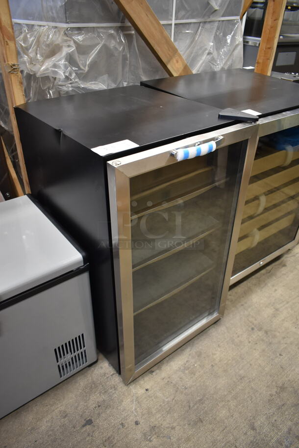 BRAND NEW SCRATCH AND DENT! Danby DBC039A1BDB 88 Can & 7 Bottle LED Beverage Center Merchandiser. 115 Volts, 1 Phase. Tested and Working! - Image 2 of 6