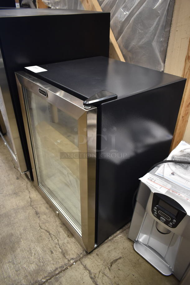 BRAND NEW SCRATCH AND DENT! Whynter CDF-177SB Stainless Steel Single Door Mini Cooler Merchandiser. 110-120 Volts, 1 Phase. Tested and Working! - Image 2 of 6