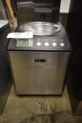 BRAND NEW SCRATCH AND DENT! Whynter ICM-201SB 2.1 Quart Countertop Automatic Ice Cream Maker. 115 Volts, 1 Phase. Tested and Working!