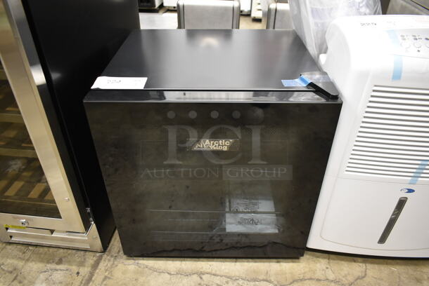 BRAND NEW SCRATCH AND DENT! Arctic King AWCA016ADB Metal Countertop Black 16 Bottle Wine Cooler Merchandiser. 115 Volts, 1 Phase. Tested And Working! - Image 1 of 4