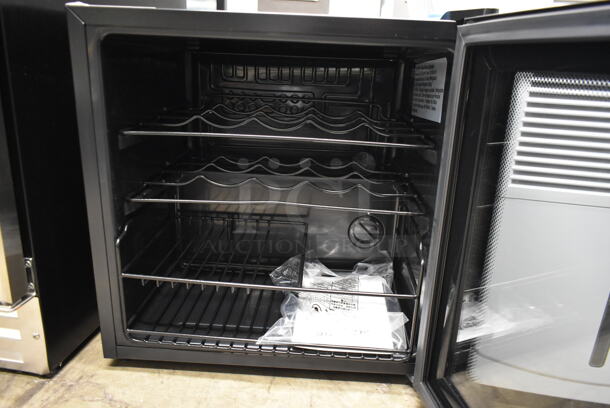 BRAND NEW SCRATCH AND DENT! Arctic King AWCA016ADB Metal Countertop Black 16 Bottle Wine Cooler Merchandiser. 115 Volts, 1 Phase. Tested And Working! - Image 3 of 4