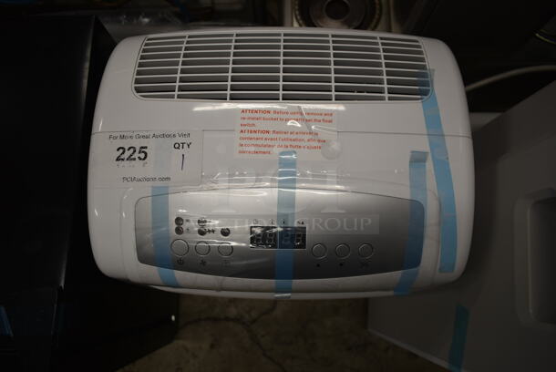 BRAND NEW SCRATCH AND DENT! Whynter RPD-702WP Metal Portable 70 Pint Dehumidifier. 115 Volts, 1 Phase. Tested And Working! - Image 2 of 6
