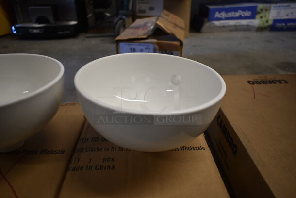 2 BRAND NEW IN BOX! ALU-00-065 ALU-00-065 White Cloche Covers to fit 10.75" Plates. 2 Times Your Bid! - Image 3 of 6