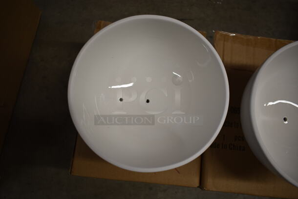 2 BRAND NEW IN BOX! ALU-00-065 ALU-00-065 White Cloche Covers to fit 10.75" Plates. 2 Times Your Bid! - Image 5 of 6
