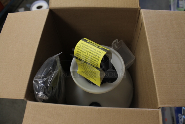 BRAND NEW! Chapin SureSpray Lawn & Garden Sprayer - Image 3 of 3