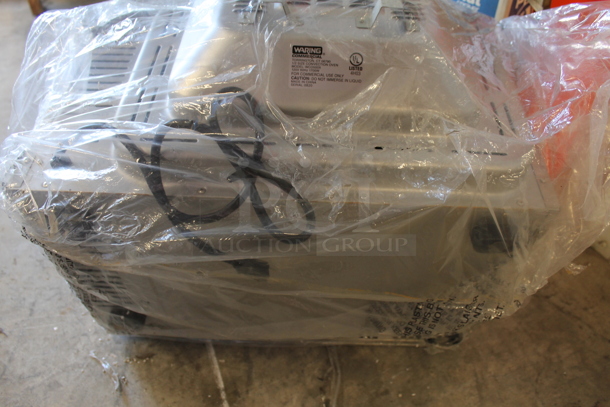 BRAND NEW! Waring WCO500X Stainless Steel Commercial Countertop Electric Powered Half Size Convection Oven. 120 Volts, 1 Phase.  - Image 4 of 8