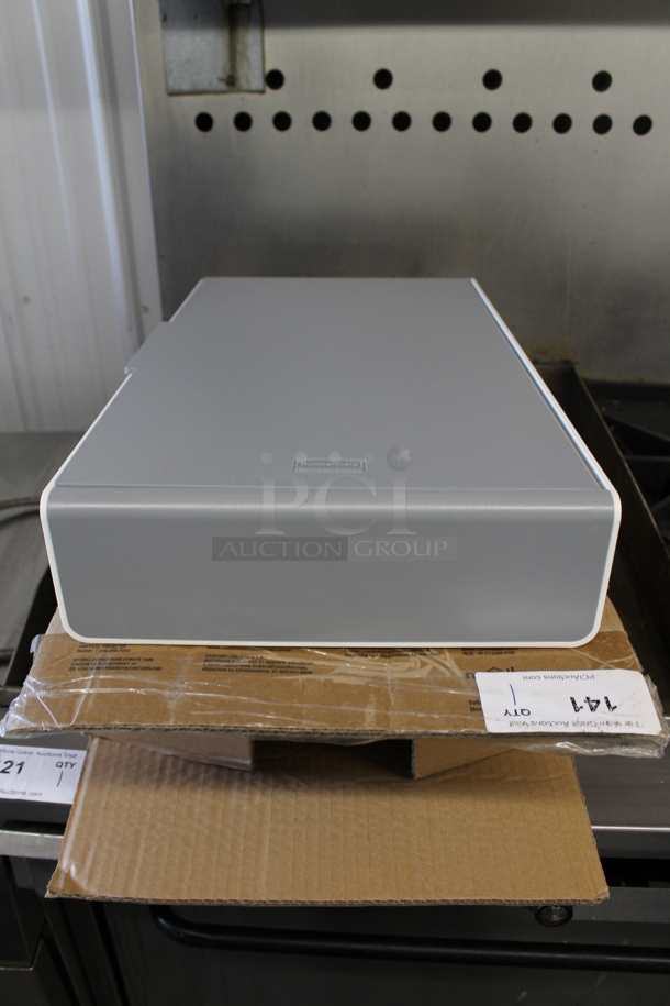 BRAND NEW IN BOX! Rubbermaid Mop Clean Up Kit. - Image 1 of 3