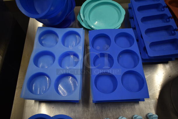 ALL ONE MONEY! Lot of Various Items Including Pan Liners and Moulds. - Image 3 of 7