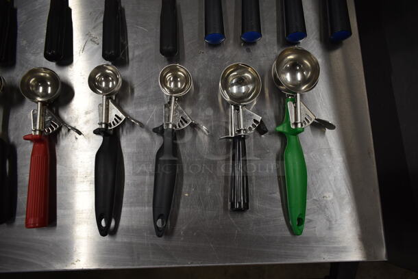 ALL ONE MONEY! Lot of Various Utensils Including Scoopers and Spades - Image 7 of 8