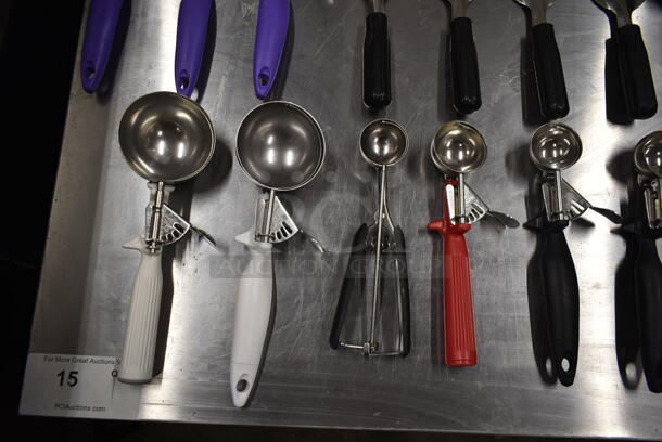 ALL ONE MONEY! Lot of Various Utensils Including Scoopers and Spades - Image 8 of 8