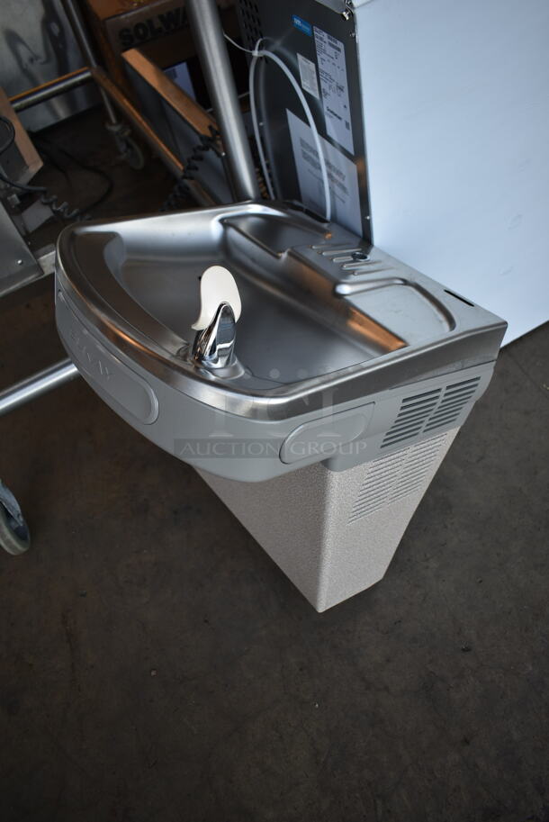 BRAND NEW SCRATCH AND DENT! Elkay Metal Wall Mount Water Fountain. 115 Volts, 1 Phase. - Image 2 of 6