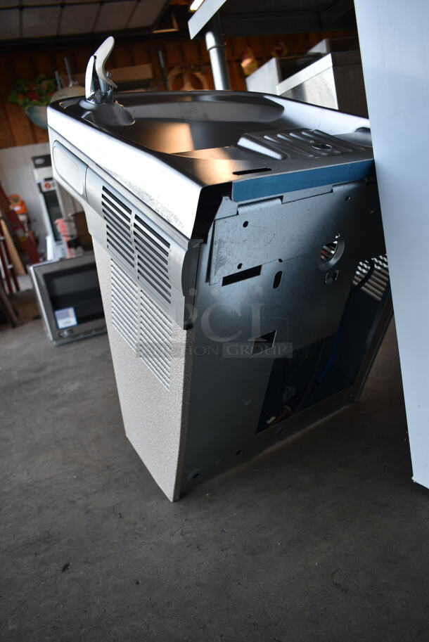 BRAND NEW SCRATCH AND DENT! Elkay Metal Wall Mount Water Fountain. 115 Volts, 1 Phase. - Image 4 of 6