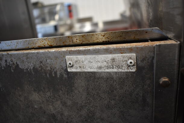 Vulcan Stainless Steel Commercial Countertop Natural Gas Powered 4 Burner Range w/ Left Side Splash Guard on Regency 600ES2424S Stainless Steel Equipment Stand w/ Under Shelf. - Image 7 of 7