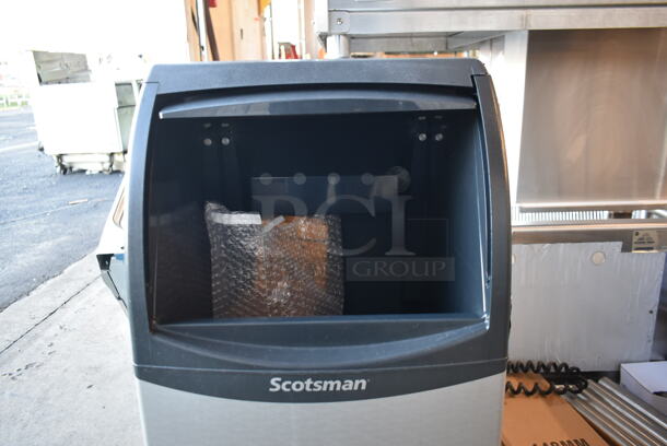BRAND NEW SCRATCH AND DENT! 2023 Scotsman UN0815A-1A Stainless Steel Commercial Self Contained Undercounter Ice Machine. 115 Volts, 1 Phase. - Image 4 of 6