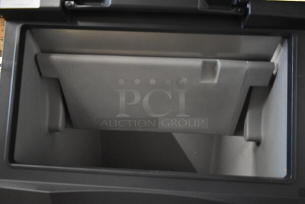 BRAND NEW SCRATCH AND DENT! Scotsman B530S Metal Commercial Ice Bin. - Image 5 of 7