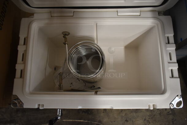 BRAND NEW SCRATCH AND DENT! CaterGator JB45WH White 1 Faucet 47 Qt. Insulated Jockey Box with 69 ft. Coil - Image 3 of 7