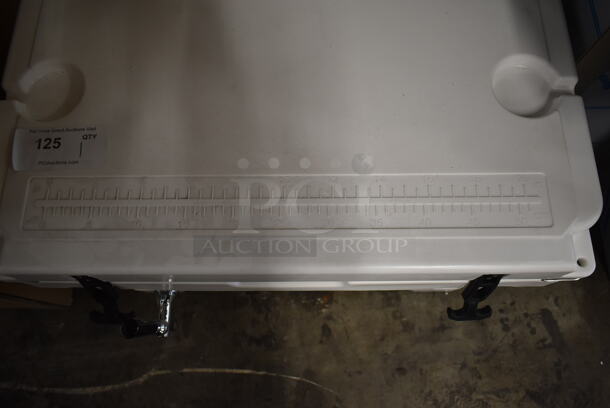 BRAND NEW SCRATCH AND DENT! CaterGator JB45WH White 1 Faucet 47 Qt. Insulated Jockey Box with 69 ft. Coil - Image 5 of 7
