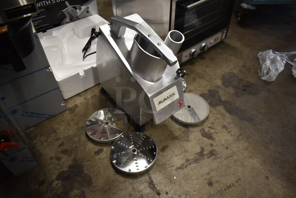BRAND NEW SCRATCH AND DENT! AvaMix 177CFP5D Stainless Steel Commercial Countertop Food Processor w/ 2 Slicing and 3 Grating Blades. 120 Volts, 1 Phase. Tested and Working! - Image 2 of 7