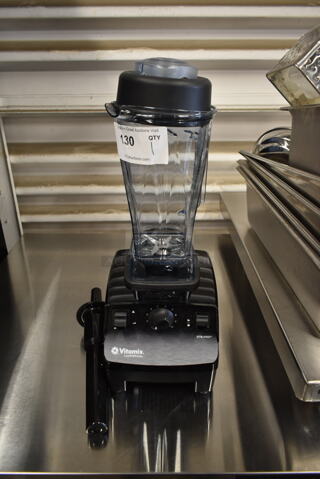 BRAND NEW SCRATCH AND DENT! 2023 Vita-Mix VM0101 Metal Commercial Countertop Blender. 120 Volts, 1 Phase. Tested and Working!