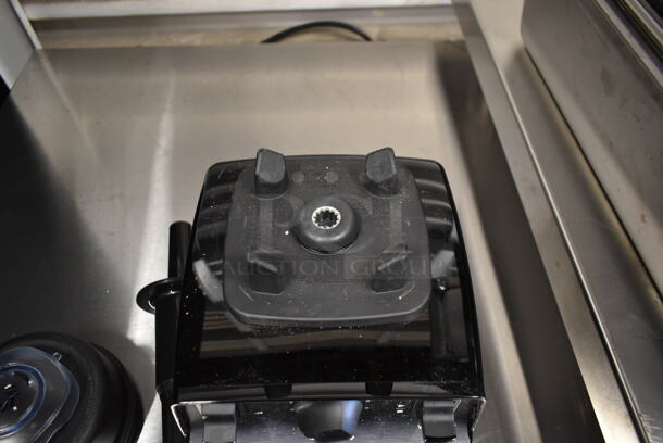 BRAND NEW SCRATCH AND DENT! 2023 Vita-Mix VM0101 Metal Commercial Countertop Blender. 120 Volts, 1 Phase. Tested and Working! - Image 6 of 9