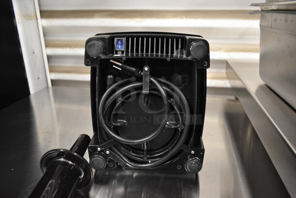 BRAND NEW SCRATCH AND DENT! 2023 Vita-Mix VM0101 Metal Commercial Countertop Blender. 120 Volts, 1 Phase. Tested and Working! - Image 7 of 9