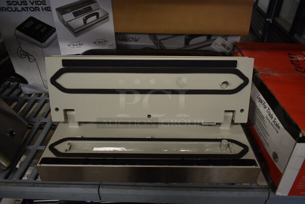 BRAND NEW SCRATCH AND DENT! Vacpak-it 186UVME12SS Stainless Steel Commercial Countertop External Vacuum Sealer w/ 12" Seal Bar. 120 Volts, 1 Phase. Tested and Working! - Image 3 of 7