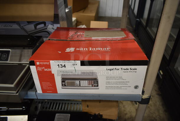 BRAND NEW SCRATCH AND DENT! San Jamar SCDG30LFT Stainless Steel Commercial Countertop 30 Pound Capacity Scale. Tested and Working! - Image 2 of 7