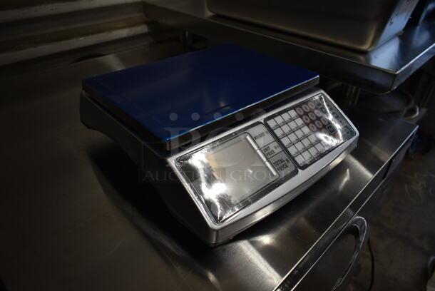BRAND NEW SCRATCH AND DENT! San Jamar SCDG30LFT Stainless Steel Commercial Countertop 30 Pound Capacity Scale. Tested and Working! - Image 4 of 7