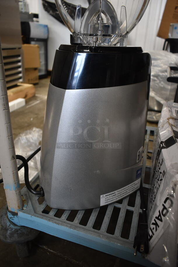 BRAND NEW SCRATCH AND DENT! Casadio ENEA OD NF Stainless Steel Commercial Countertop Espresso Bean Grinder. 115-120 Volts, 1 Phase. Tested and Working! - Image 6 of 8