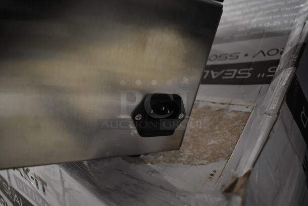 BRAND NEW SCRATCH AND DENT! Vacpak-it 186UVME12SS Stainless Steel Commercial Countertop External Vacuum Sealer w/ 12" Seal Bar. 120 Volts, 1 Phase. Tested and Working! - Image 7 of 7