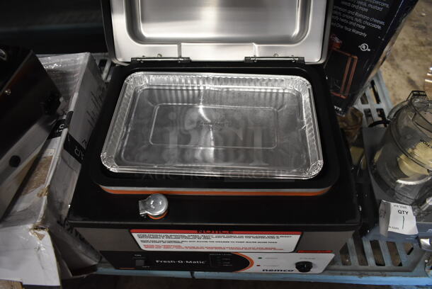 BRAND NEW SCRATCH AND DENT! 2023 NEmco 6625B Stainless Steel Commercial Countertop Fresh-o-matic Steamer. 120 Volts, 1 Phase. Tested and Working! - Image 5 of 7