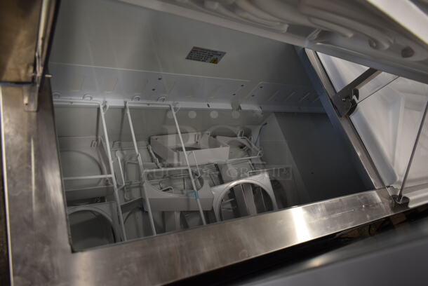 BRAND NEW SCRATCH AND DENT! Avantco Stainless Steel Commercial Ice Cream Dipping Cabinet w/ Poly Bucket Collars. 115 Volts, 1 Phase. Tested and Working! - Image 5 of 6