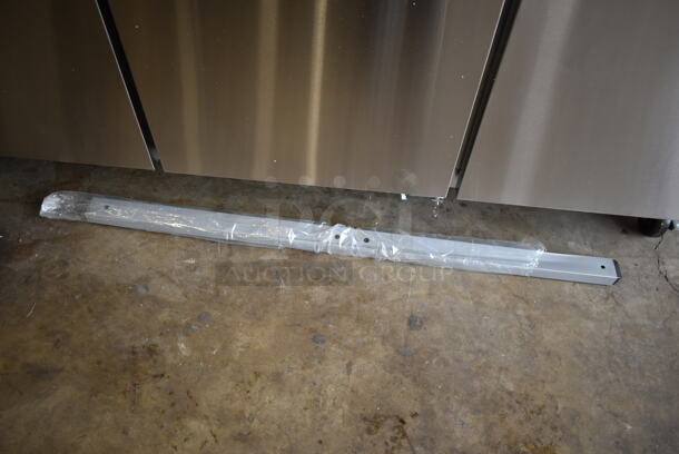 BRAND NEW SCRATCH AND DENT! 2023 Avantco 178APT71MHC Stainless Steel Commercial Sandwich Salad Prep Table Bain Marie Mega Top on Commercial Casters. 115 Volts, 1 Phase. Tested and Working! - Image 6 of 11