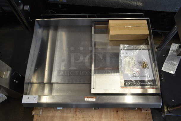 BRAND NEW SCRATCH AND DENT! 2022 Cooking Performance Group CPG 351GTCPG36NL Stainless Steel Commercial Countertop Natural Gas Powered Flat Top Griddle. 90,000 BTU. Tested and Working! - Image 3 of 6