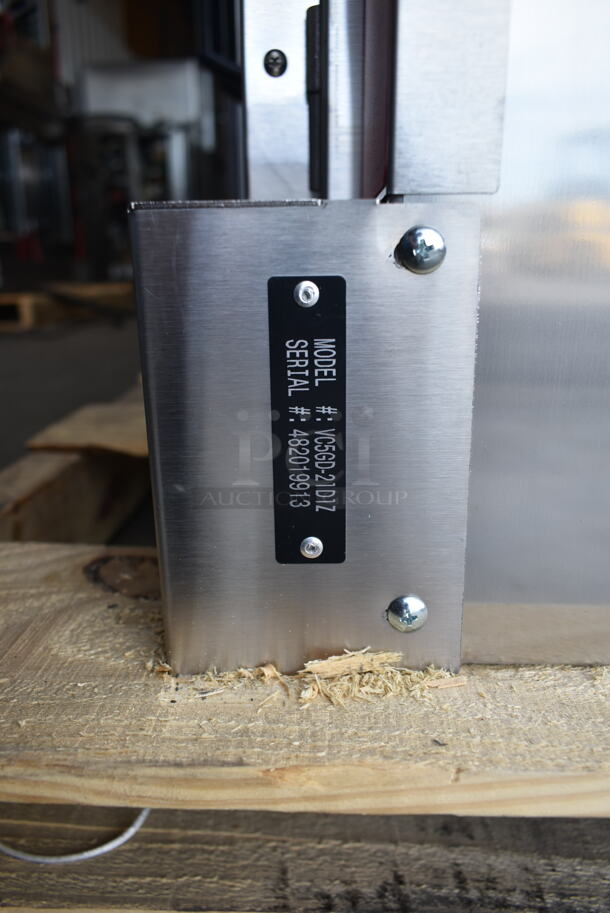 BRAND NEW SCRATCH AND DENT! Vulcan VC5GD-21D1Z Stainless Steel Commercial Propane Gas Powered Full Size Convection Oven w/ View Through Doors, Metal Oven Racks and Thermostatic Controls. Tested and Working! - Image 6 of 8