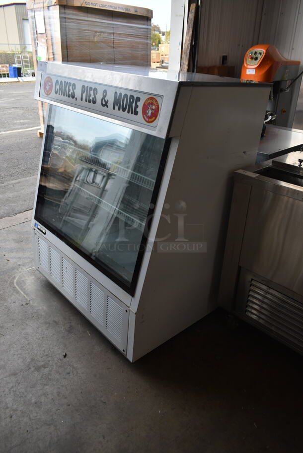 Master-Bilt FIP-40 Metal Commercial Deli Display Case Merchandiser. 115/208-230 Volts, 1 Phase. Tested and Powers On But Does Not Get Cold - Image 3 of 7