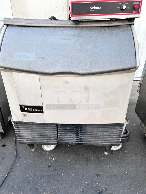 Ice-O-Matic ICEU300HA1 30 inch W Half Cube Undercounter Ice Machine - 309 lbs/day, Air Cooled  - Image 1 of 4