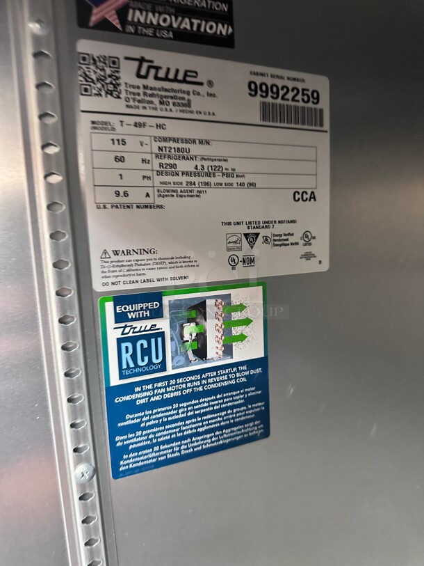 New True T-49F-HC 54 inch Two Section Reach In Freezer, (2) Solid Doors, 115v  - Image 4 of 7