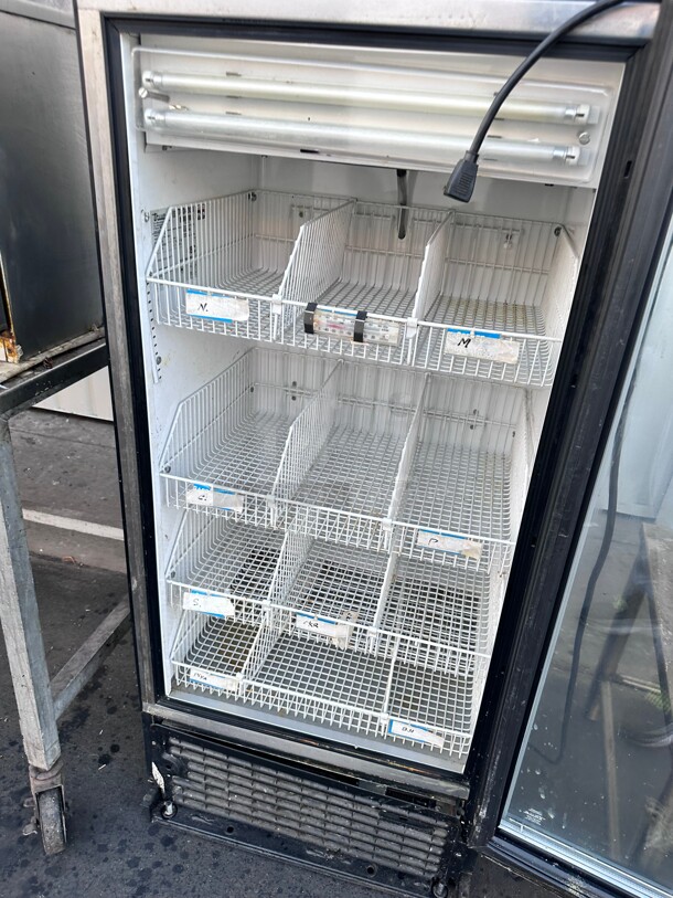 Display Freezer! True GDM-10F 24 inch One Section Display Freezer w/ Swing Door , Black, 115v - Image 7 of 7