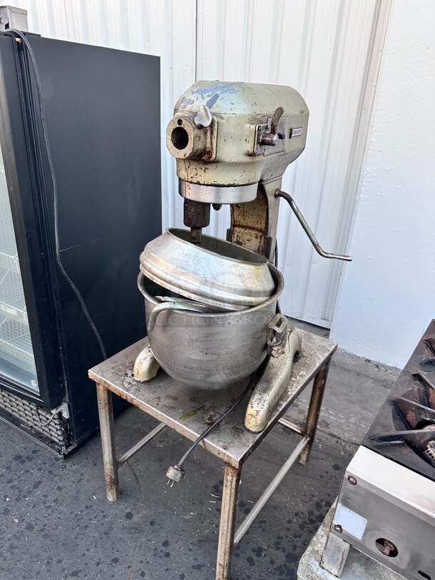 Hobart 20 Qt Commercial Dough Mixer 115 Volt Tested and Working - Image 3 of 8