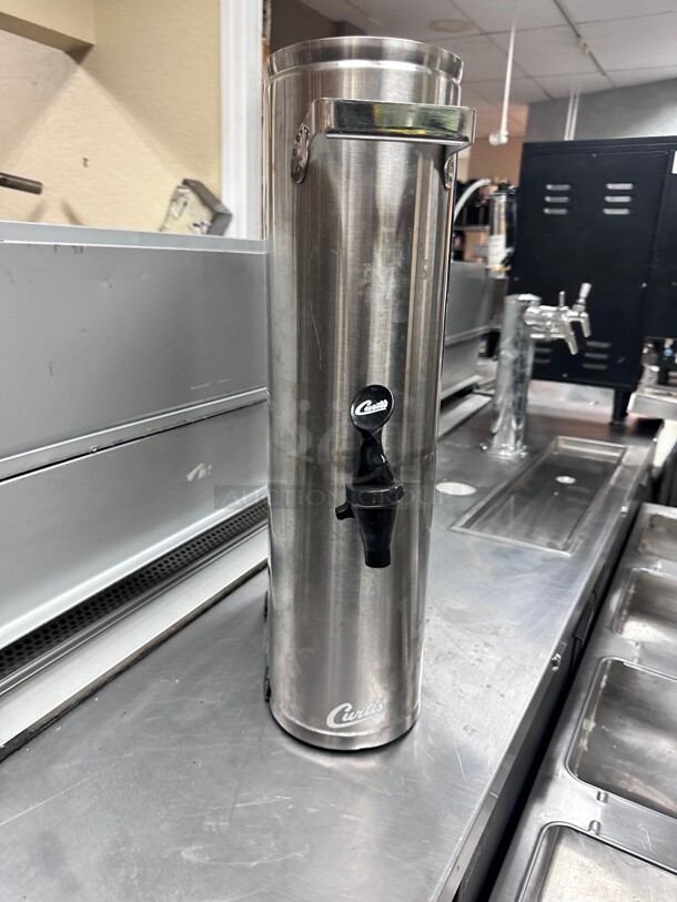 Curtis TCNL 3 1/2 gal Narrow Iced Tea Dispenser w/ Handles NSF - Image 2 of 8