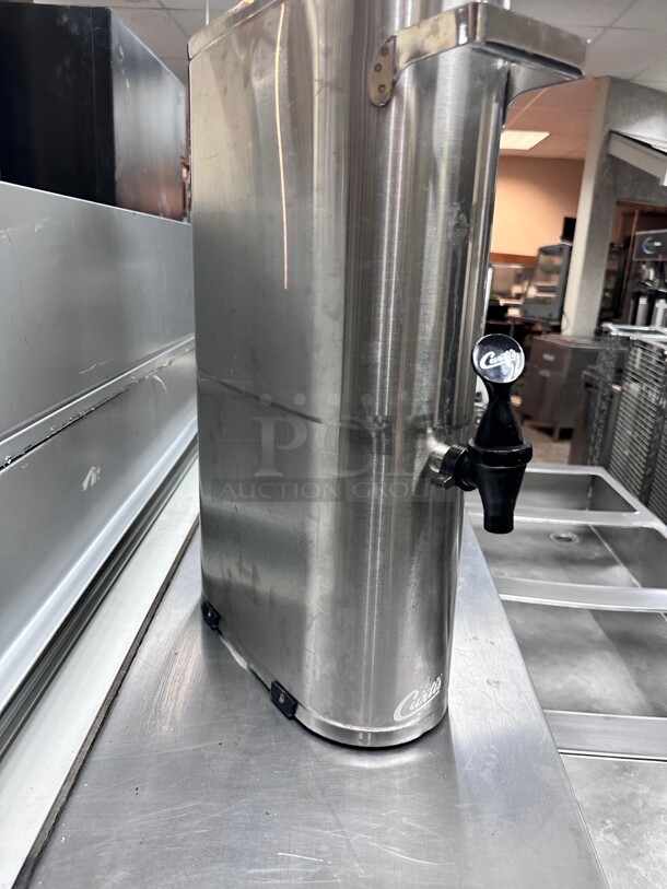 Curtis TCNL 3 1/2 gal Narrow Iced Tea Dispenser w/ Handles NSF - Image 4 of 8