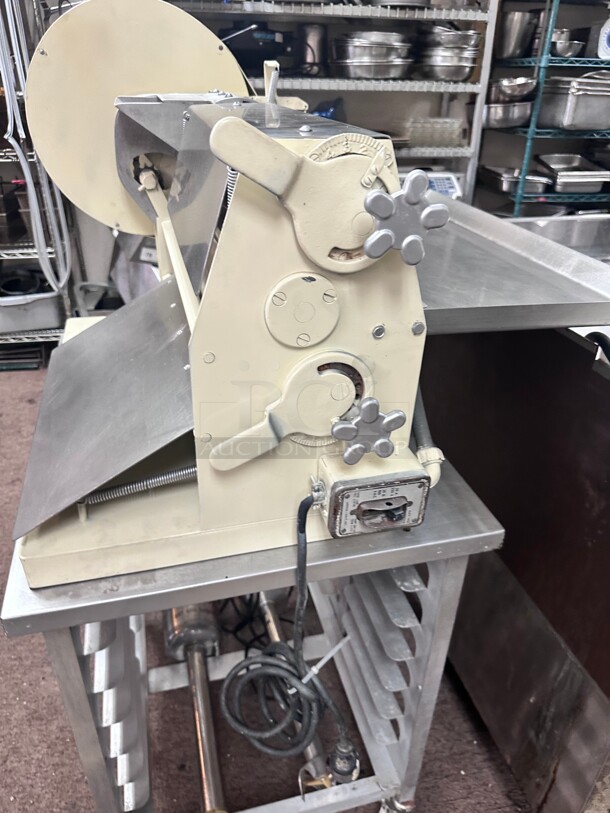 Acme Model 24 Countertop Dough Roller Double Pass, 4 24 inch Wide Rollers, Extra Wide 115 Volt Working - Image 5 of 9