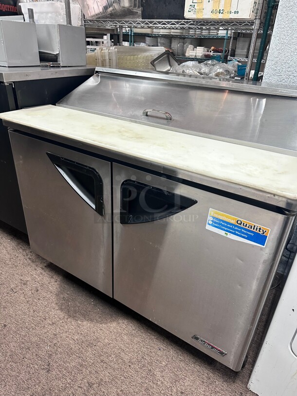 Late Model Turbo Air TST-48SD 48 inch Sandwich/Salad Prep Table w/ Refrigerated Base, 115v - Image 2 of 6
